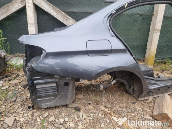 Aripa Dreapta Spate cu Fusta BMW 320 F30 - Motorina 2015