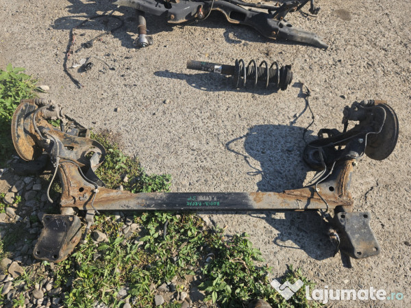 Punte spate Skoda Rapid Spaceback 2014