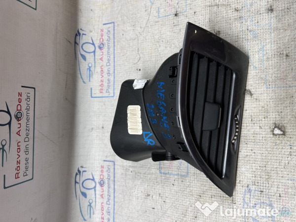 Grila ventilatie dreapta Renault Megane 3 Break 2012