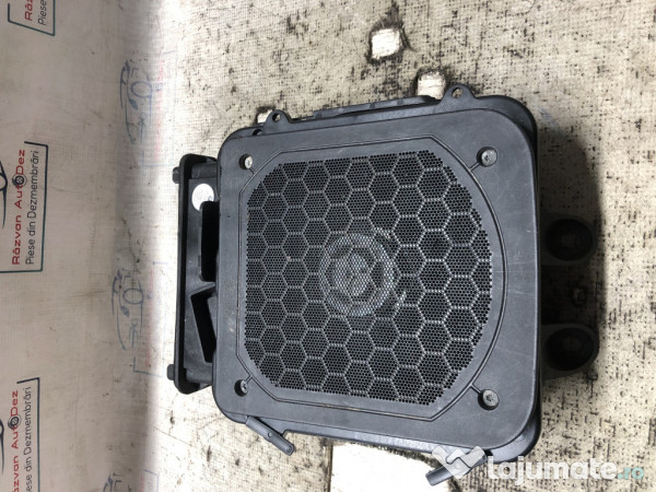 Boxa podea dreapta BMW Seria 2 F46 1.5 Benzina 2016