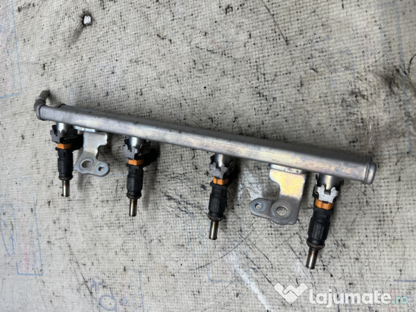 Rampa plus injectoare Dacia Duster 1.6 Benzina 2019