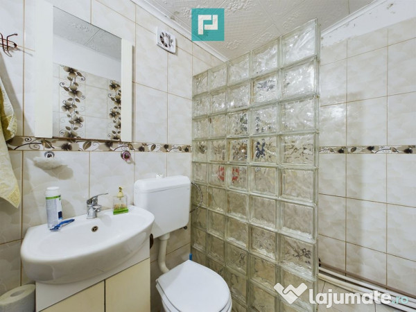 Casă cu 5 camere în Nădlac