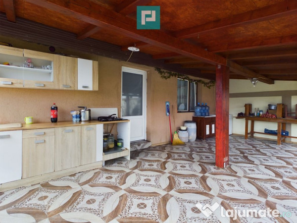 Casă cu 5 camere în Nădlac