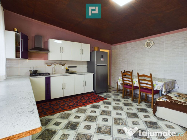 Casă cu 5 camere în Nădlac