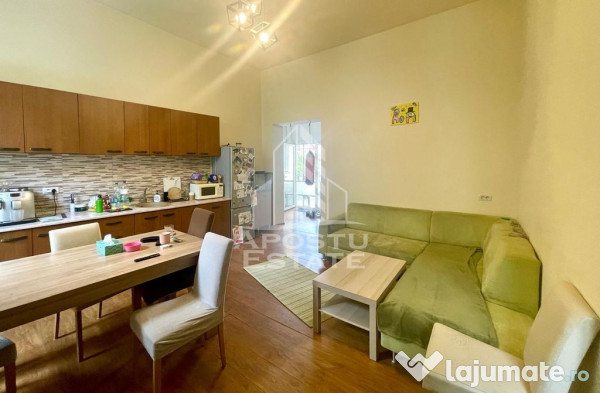 Casa cu 2 apartamente – zona Piata Catedralei 