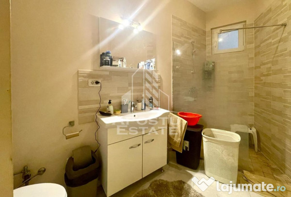 Casa cu 2 apartamente – zona Piata Catedralei 