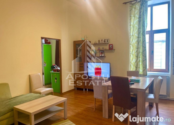 Casa cu 2 apartamente – zona Piata Catedralei 