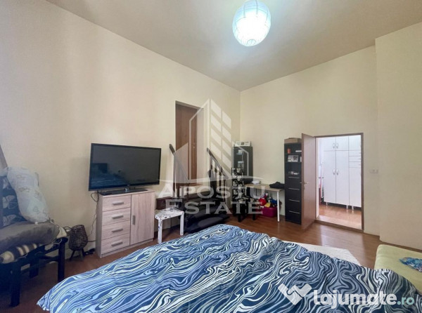 Casa cu 2 apartamente – zona Piata Catedralei 