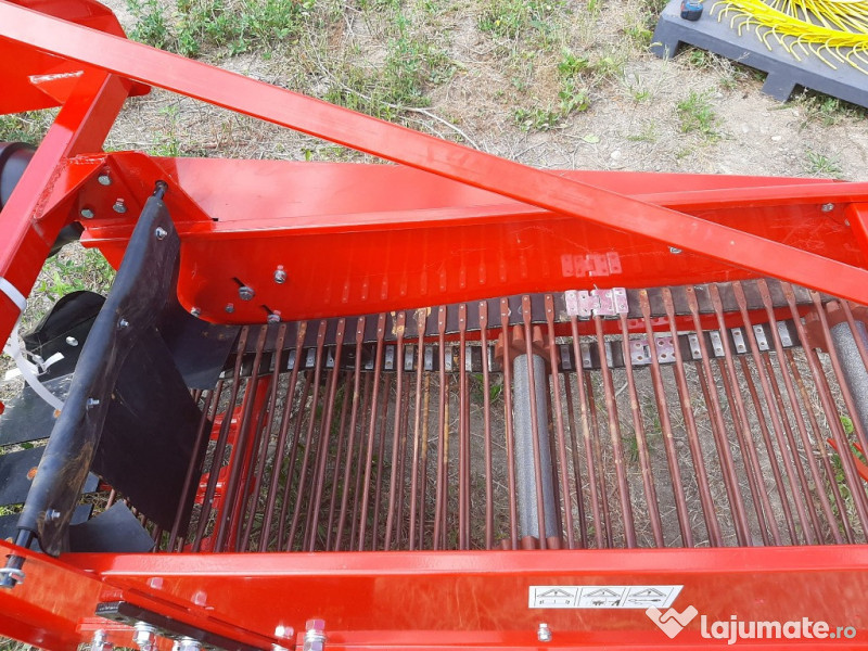 Masina de scos cartofi cu banda 