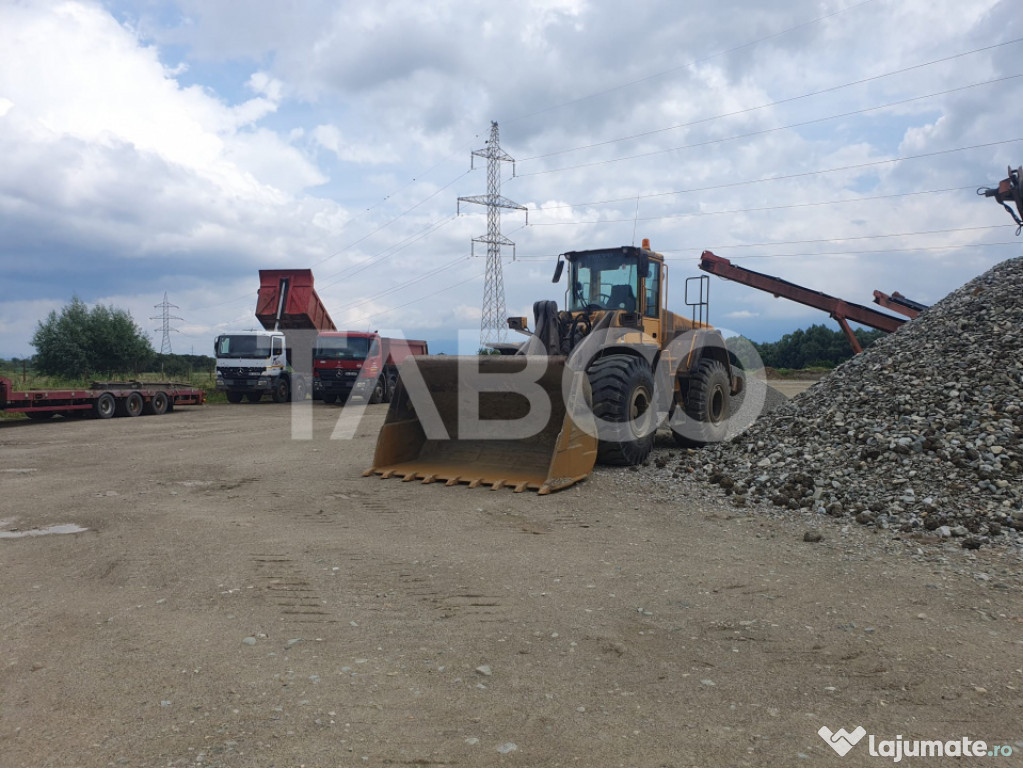 Teren si hala 42.000 mp + zona administrativa la 7 minute de 