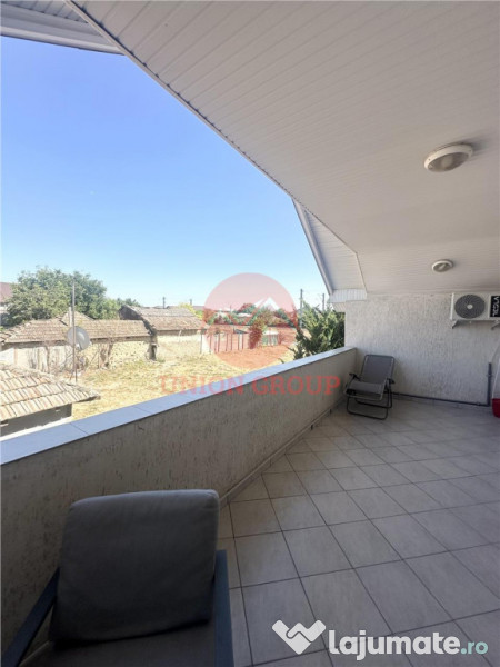 Casa cu Potential Multiplu, Pretabila Pentru Doua Familii sa