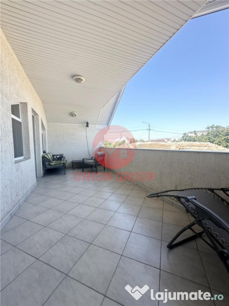 Casa cu Potential Multiplu, Pretabila Pentru Doua Familii sa