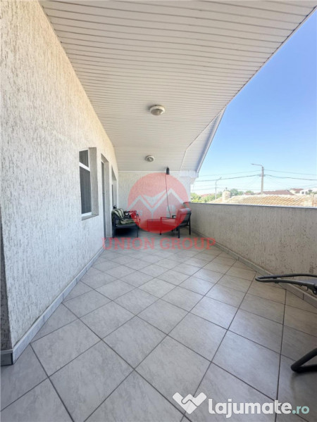 Casa cu Potential Multiplu, Pretabila Pentru Doua Familii sa