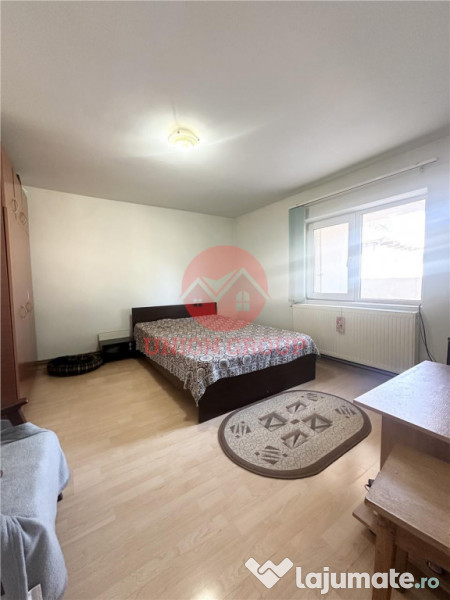 Casa cu Potential Multiplu, Pretabila Pentru Doua Familii sa