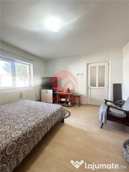 Casa cu Potential Multiplu, Pretabila Pentru Doua Familii sa