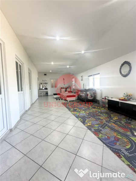 Casa cu Potential Multiplu, Pretabila Pentru Doua Familii sa