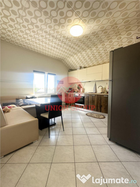 Casa cu Potential Multiplu, Pretabila Pentru Doua Familii sa