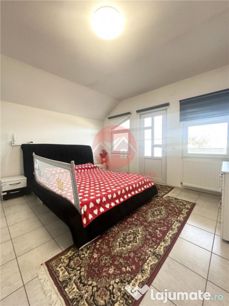 Casa cu Potential Multiplu, Pretabila Pentru Doua Familii sa