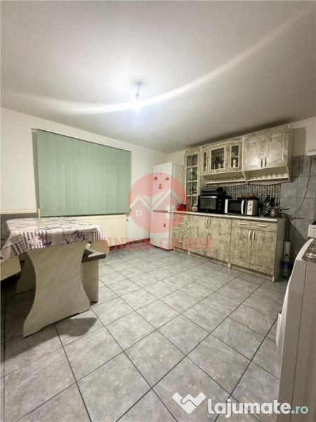 Casa cu Potential Multiplu, Pretabila Pentru Doua Familii sa