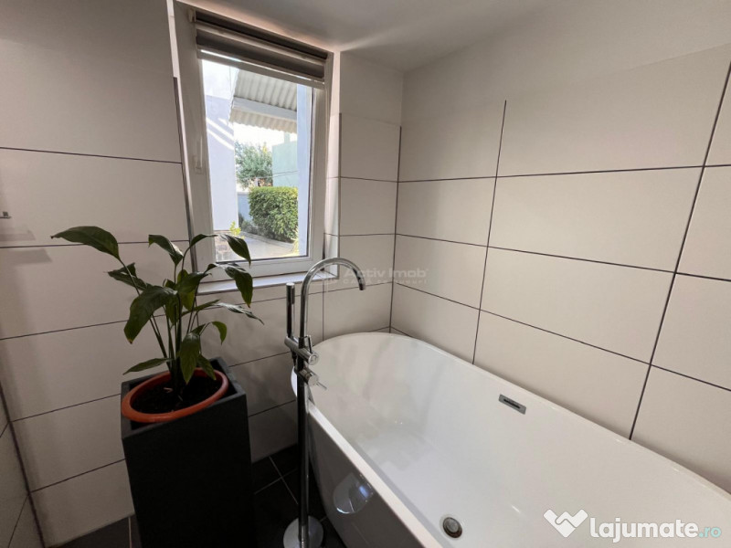 Lugoj, Vila de Vis Cu Piscina, 440 Mp. Construiti, 820 Mp. 