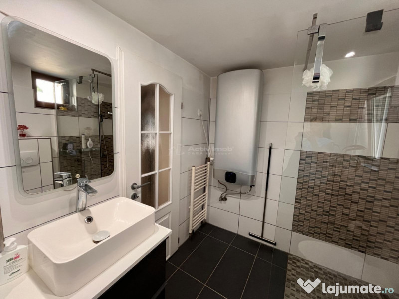 Lugoj, Vila de Vis Cu Piscina, 440 Mp. Construiti, 820 Mp. 