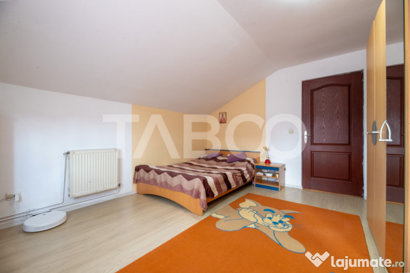 Casa de vanzare cu 4 dormitoare 2 bai si pivinita in Selimba 