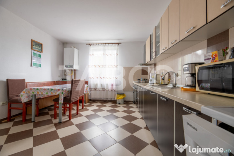 Casa de vanzare cu 4 dormitoare 2 bai si pivinita in Selimba 