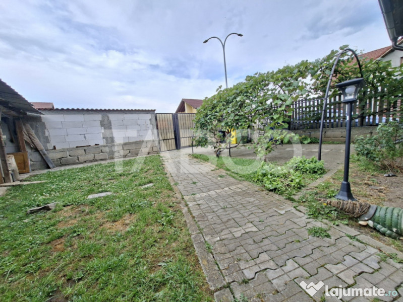 Casa de vanzare cu 4 dormitoare 2 bai si pivinita in Selimba 