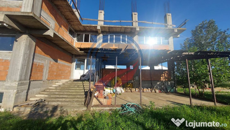 Proprietate industrială versatilă – ideală pentru in... 