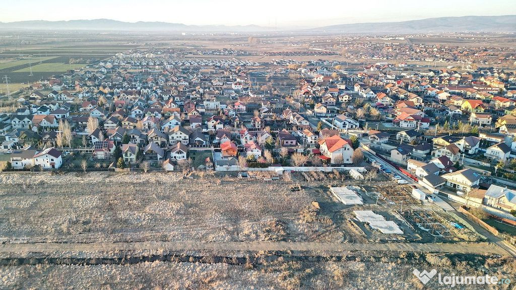 Teren intravilan cu Autorizatie de Construire