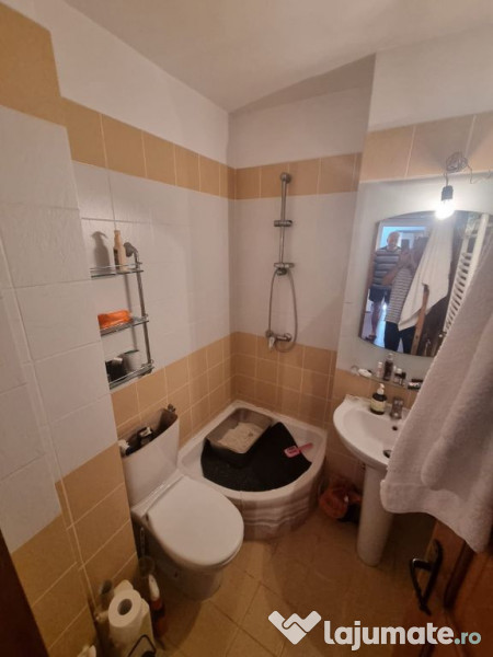 Faleza nord-apartament 4 camere decomandat cu gaze 