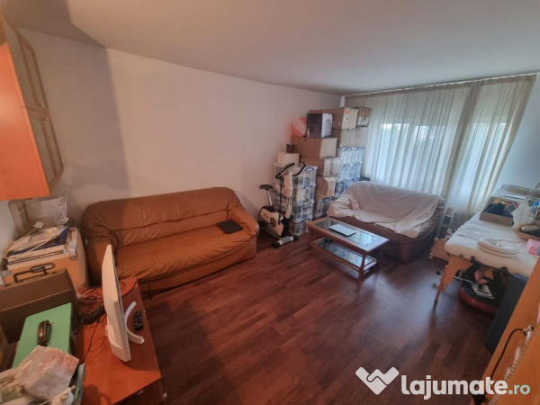 Faleza nord-apartament 4 camere decomandat cu gaze 