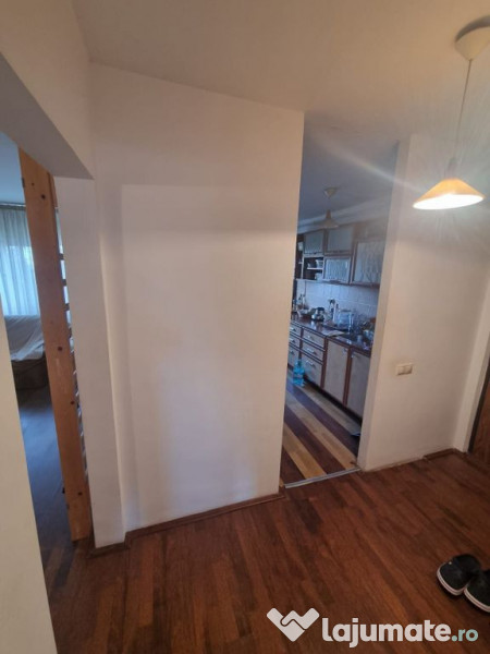 Faleza nord-apartament 4 camere decomandat cu gaze 