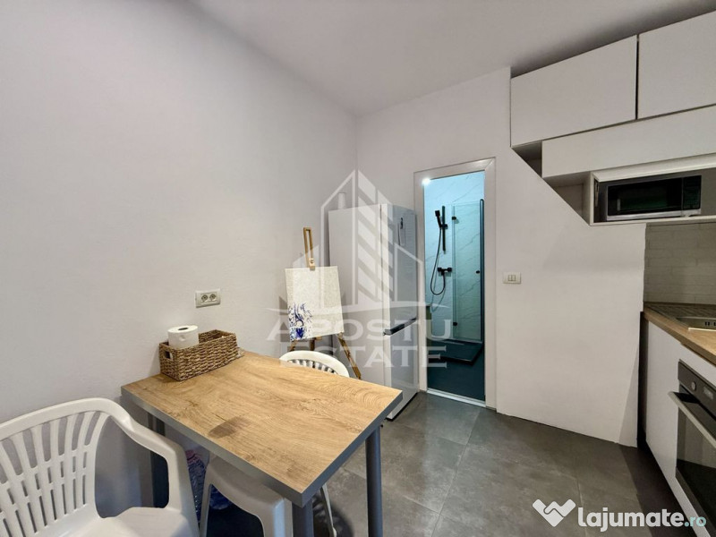 Apartament modern cu o camera, curte, centrala, zona Lune... 