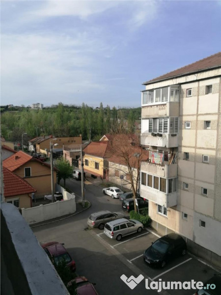 Reco Apartament 3 camere decomandat zona Dragos Voda 