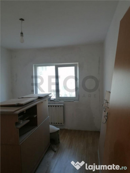 Reco Apartament 3 camere decomandat zona Dragos Voda 