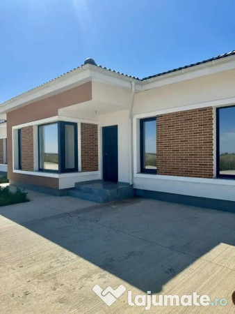 Cartier LUX de case individuale cu cămară si 2 parcari