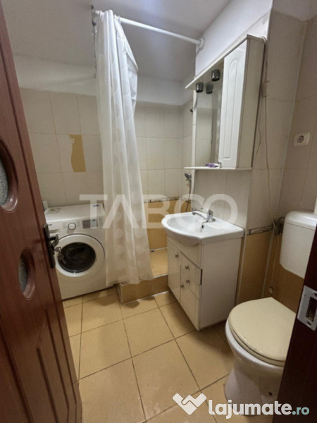 De vanzare apartament 3 camere spatios cu balcon Piata Delfi 