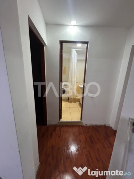 De vanzare apartament 3 camere spatios cu balcon Piata Delfi 