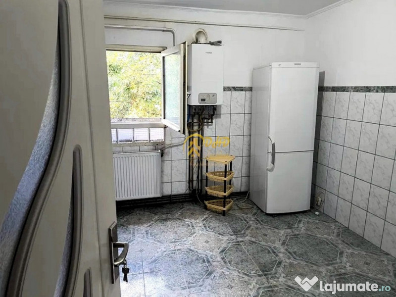 Apartament in zona Cug doua camere 