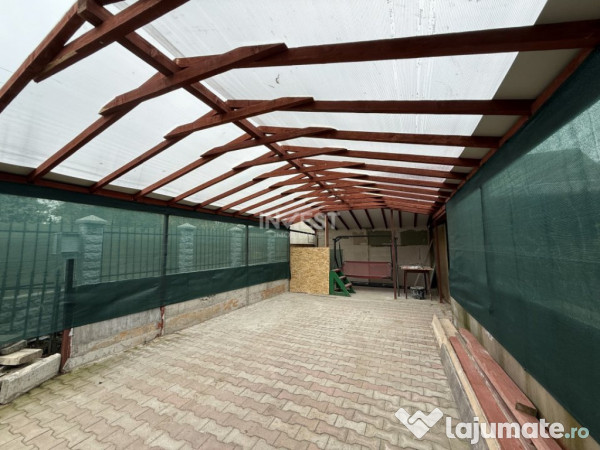 CASA 4 CAMERE, 2 BAI , BECI , MAGAZIE , 500 MP TEREN , LUNCA 