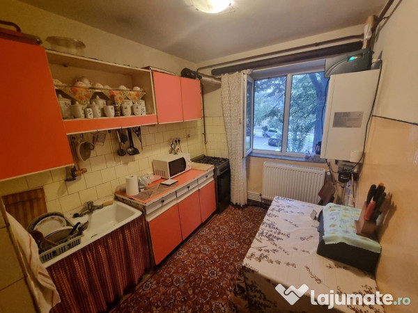 Tomis nord Rovere-apartament 3 camere decomandat stradal