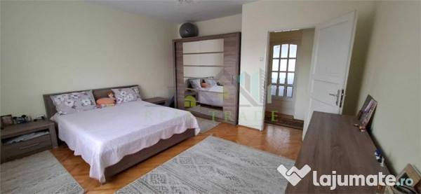 Apartament 3 camere bloc vila zona Garii- Piata Dacia