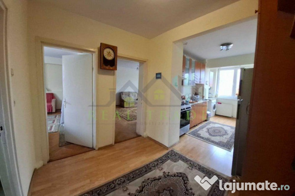 Apartament 3 camere bloc vila zona Garii- Piata Dacia