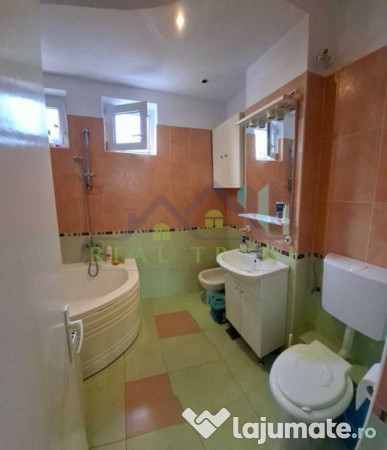 Apartament 3 camere bloc vila zona Garii- Piata Dacia