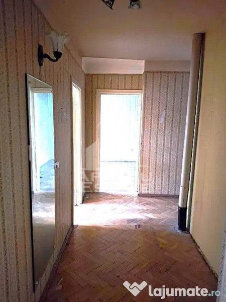 Apartament cu 3 camere, decomandat, centrala proprie,Spit...