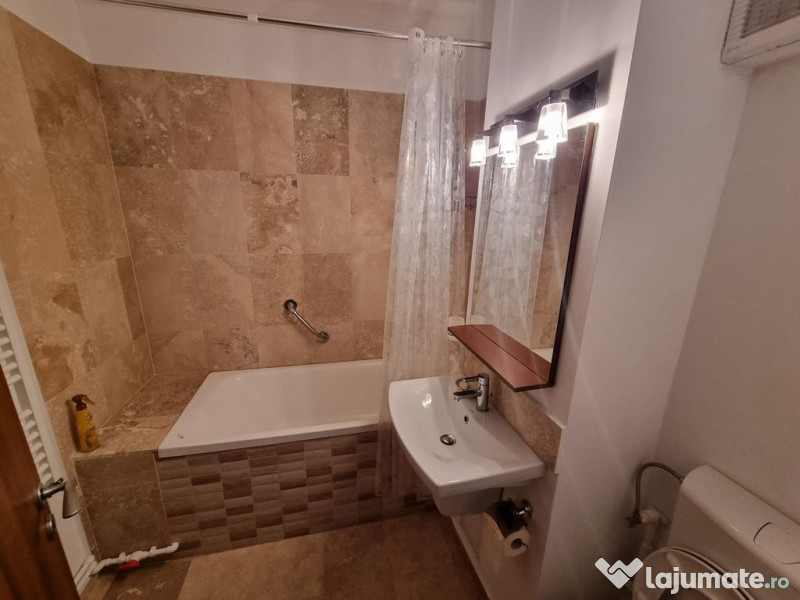 Bd mamaia spitalul militar-apartament 2 camere decomandat...