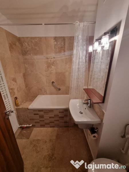 Bd mamaia spitalul militar-apartament 2 camere decomandat...