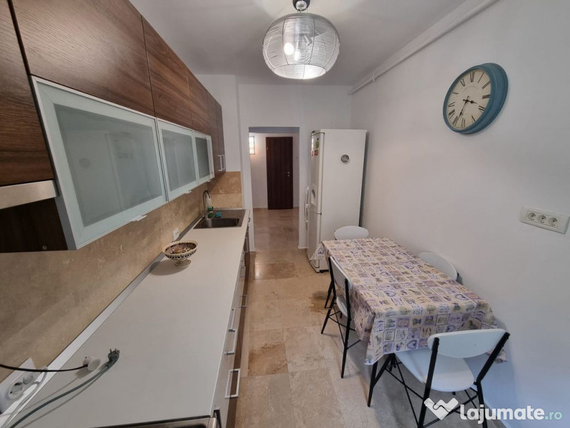 Bd mamaia spitalul militar-apartament 2 camere decomandat...
