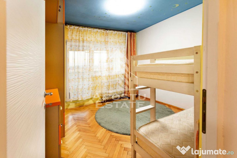 Apartament cu 3 camere, decomandat, etaj intermediar, zon...